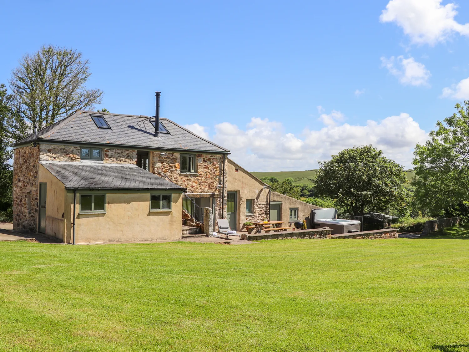 Sunbury Barn holiday property near St Agnes